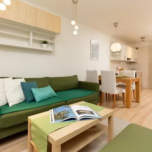 żelazna By Renters Warszawa