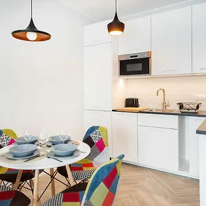 Rondo Wiatraczna By Renters Warszawa